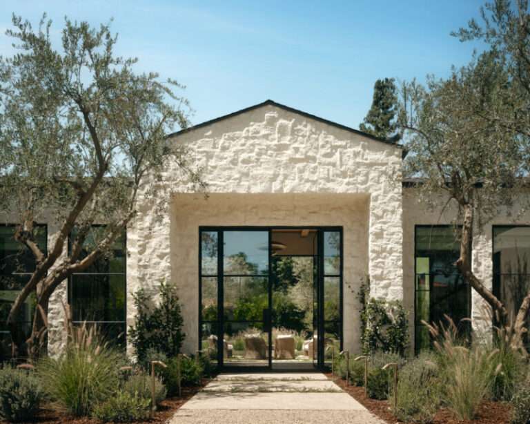 A Tuscan-Inspired Home Brings European Ease to Los Angeles