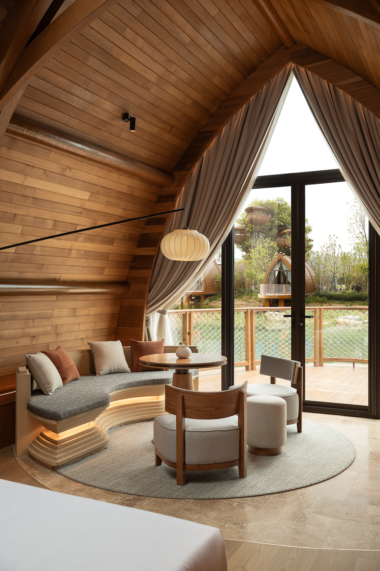 Photo of lakeside hotel room.