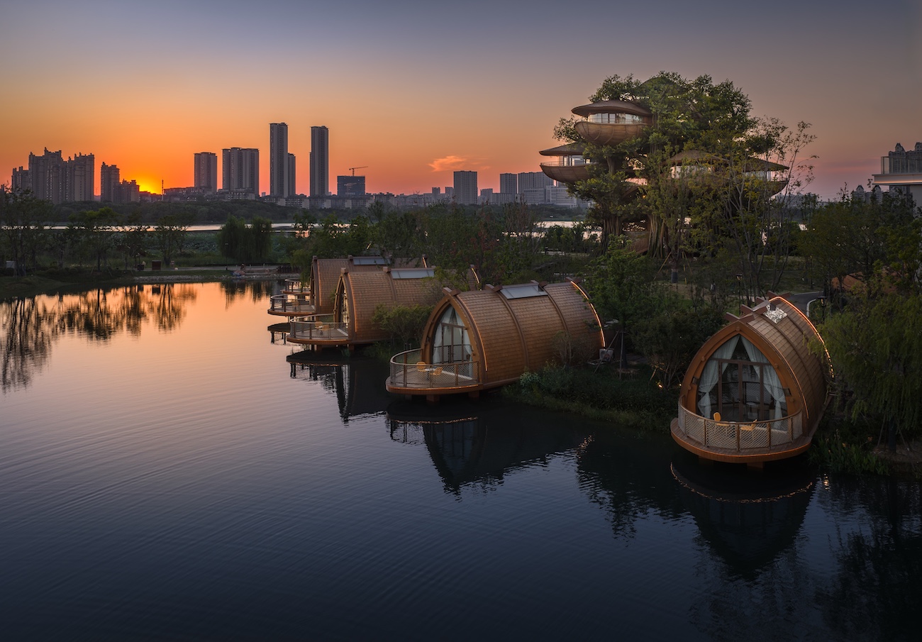 Photo of lakeside resort.