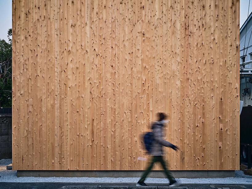 takaaki fuji + yuko fuji builds japanese home to be dismantled and moved with its residents - 4