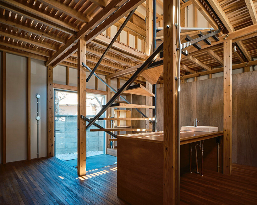 takaaki fuji + yuko fuji builds japanese home to be dismantled and moved with its residents - 5
