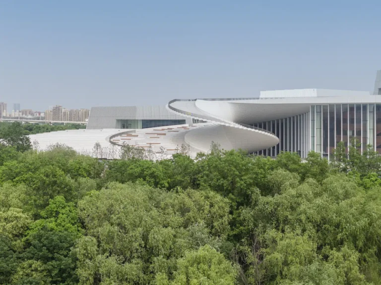 You Can Walk on the Roof of the Spiral-Shaped Shanghai Grand Opera House