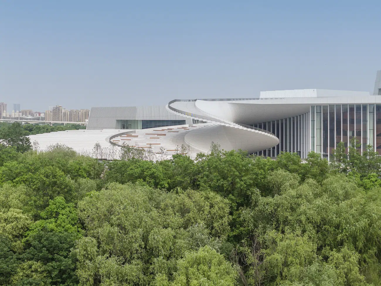 Snøhetta’s Spiral-Shaped Shanghai Grand Opera House Opens