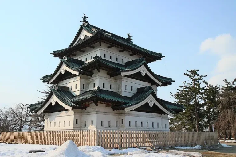 Thousands of Volunteers Pull a 400-Ton Castle in Japan Back to Its Original Site