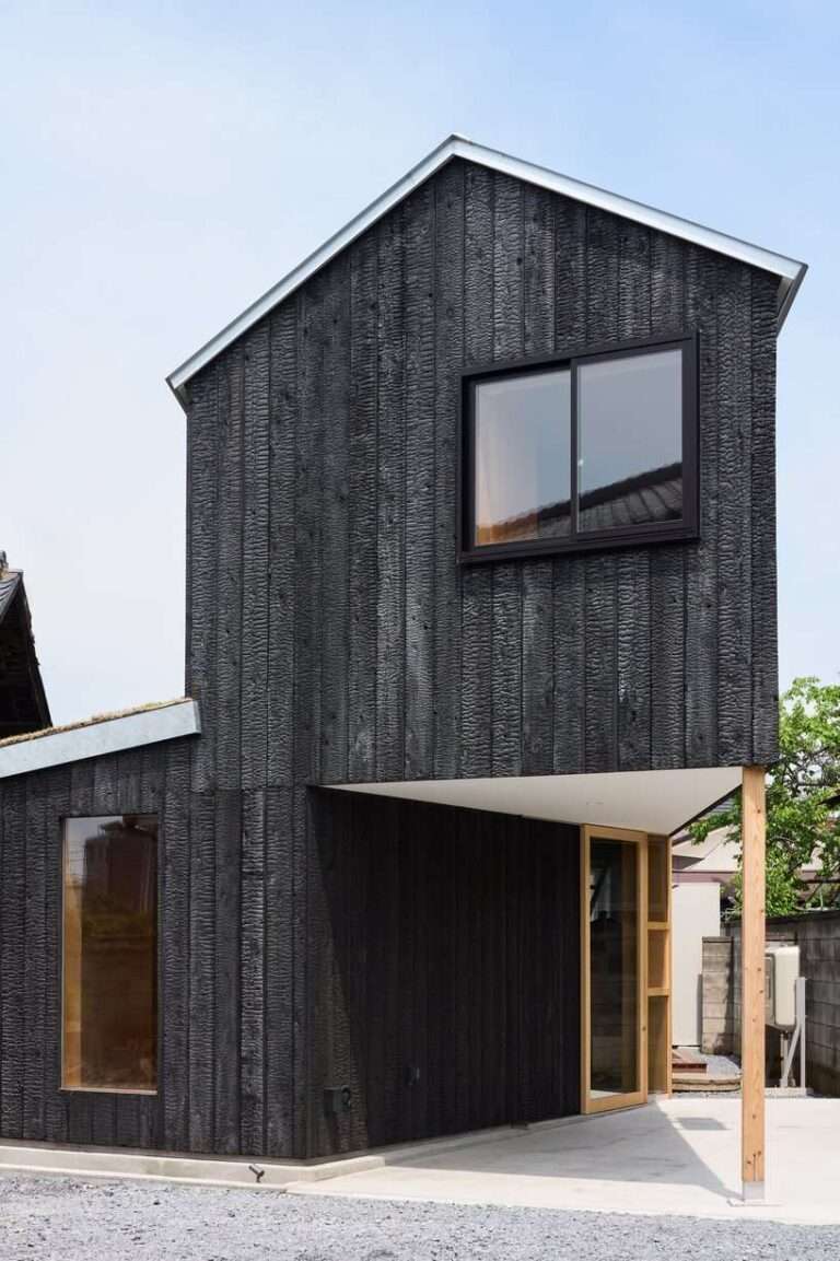 planted roof extends garden over tato architects’ timber house in mibu, japan