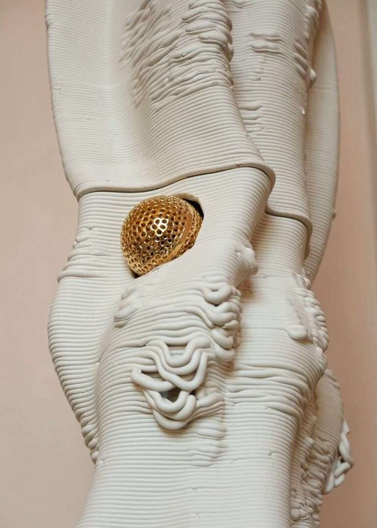 three ceramic sculptures diffuse distinct fragrances evoking puglia’s landscapes